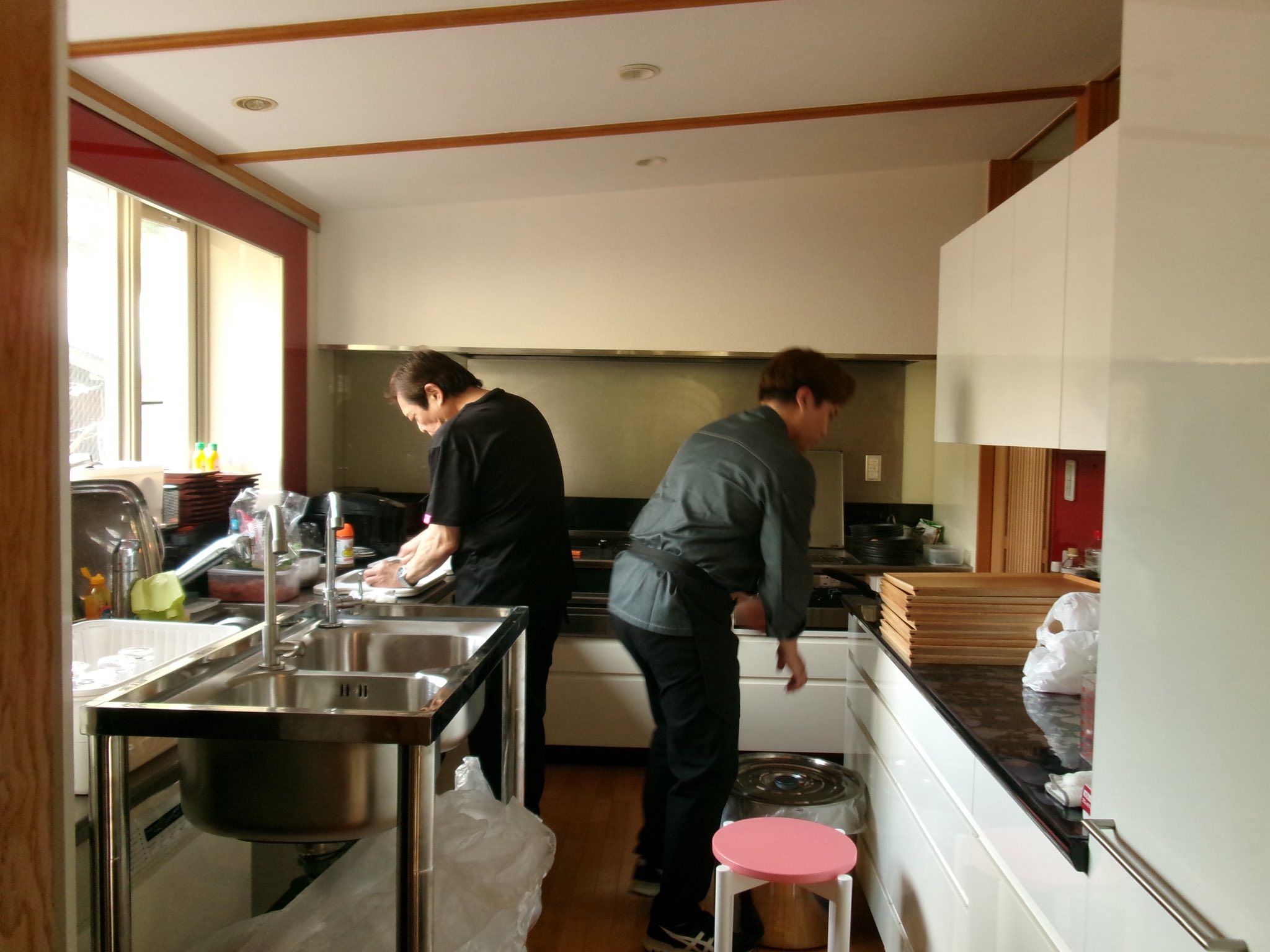 RYU staff preparing service